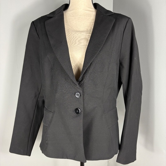 White House Black Market | WHBM® Signature Blazer in black - Picture 2 of 8